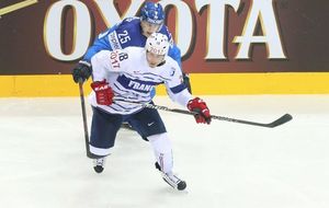 BLEUS DE L'ÉTRANGER. AUVITU EN LUTTE POUR UNE DEMI FINALE